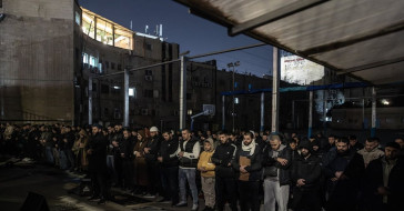 Filistinliler Mescid-i Aksa'nın Kapatılmasına Tepki Gösterdi