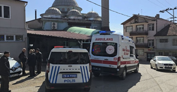 Karabük'te Cuma Namazında Fenalaşan Kişi Hayatını Kaybetti