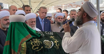 Milyonlar Mahmut Ustaosmanoğlu'nu son yolculuğuna uğurladı! Başkan Erdoğan'dan duygusal sözler!