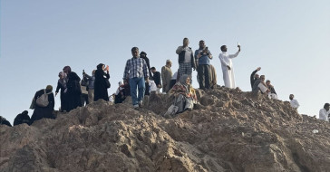 Umre İbadeti İçin Medine'yi Ziyaret Eden Müslümanlar