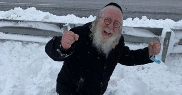 Yoğun Kar Yağışı Nedeniyle Camiye Sığınan İsrailli Haham Gündem Oldu!