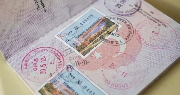Yurt dışına çıkışlarda harç pulu kalkıyor