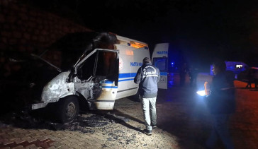 Amasya'da Yangın Çıkan Hasta Nakil Aracındaki Kişiler Kurtarıldı