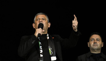 CHP Genel Başkanı Özgür Özel Bakırköy'de Miting Düzenledi