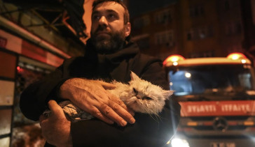 Fatih'te Metruk Bina Yangını Kontrol Altında