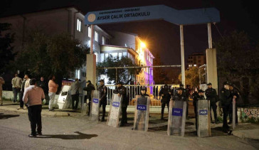 Kahramanmaraş'taki Okul Saldırısının Ardından Temizlik Çalışmaları Başlatıldı