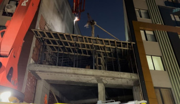 Zeytinburnu'nda İnşaat Çalışması Sırasında Çöken Duvar Korkuttu