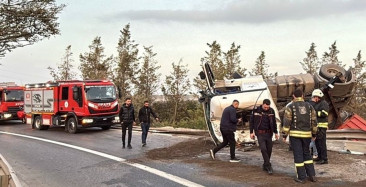 Anadolu Otoyolu'nda Devrilen Tır Kazası
