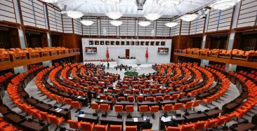 CHP Listesinden Meclis’e Giren Vekiller Birer Birer AK Parti Saflarında...Kulislerde Yeni Geçiş İddiaları: 3 İsim Daha AK Parti’ye Katılabilir