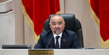 Kırgızistan Meclisi Feshi İçin İmza Toplanıyor