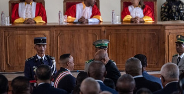Madagaskar'da Askeri Yönetim Krizi: Randrianirina'nın Yemin Töreni