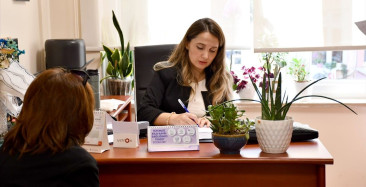 Meme Kanserinde Kontrol Uyarısı: Her Kadın Sağlığını Takip Etmeli