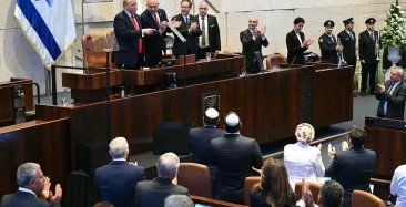 Trump’a Knesset’te 2,5 dakikalık alkış tufanı! “Savaş bitti, yeni bir Orta Doğu başlıyor”