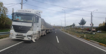 Uşak'ta Tır ile Otomobilin Kaza Yapması Sonucu 1 Yaralı