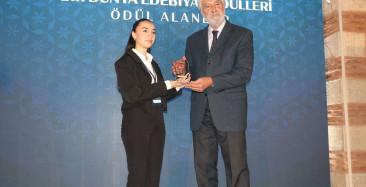 YTB Bir Dünya Edebiyat Ödülleri Bursa'da Sahiplerini Buldu