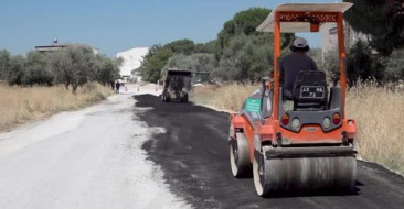 Altyapısı tamamlanan yollar asfaltlanıyor