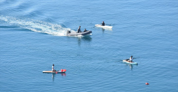 Antalya'da Güneşli Hava Denizi Davet Etti