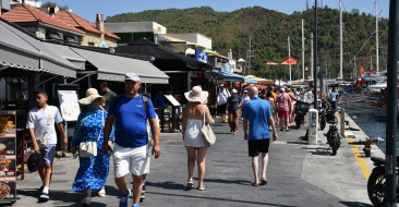 Aroya Kruvaziyeri Marmaris'e 2.684 Yolcu Getirdi