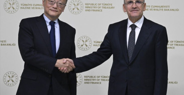 Bakan Şimşek, Asya Kalkınma Bankası ile 3 yıllık stratejiyi duyurdu. Türkiye, 7 milyar dolarlık destek alacak.