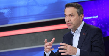 Bakan Alparslan Bayraktar, Azerbaycan ile yapılan yeni gaz anlaşmasını ve enerji projelerini duyurdu.