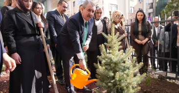 BBP Genel Başkanı Destici, Ağaçlandırma Günü'nde Fidan Dikimi Gerçekleştirdi