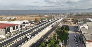 Bursa'da trafiği rahatlatacak projelerin açılışı ve temel atma törenleri yarın gerçekleştirilecek. Ulaşımda önemli yenilikler göz önünde.