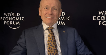 Peter Howitt, Davos'ta yapay zeka hisselerindeki değer artışını "rasyonel bir balon" olarak tanımladı.