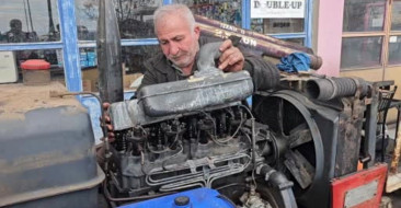 Erciş'te Tarım Sezonu Öncesi Traktör Tamirhanelerinde Yoğunluk