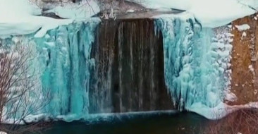 Erzincan'da Derelerde Buzlar Çözülüyor, Don ve Çığ Uyarısı