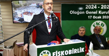 FİSKOBİRLİK Genel Kurulu'nda Lütfi Bayraktar, fındık üretimindeki artış ve finansal zorlukları değerlendirdi.