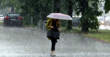 Güneşli hava bir anda sağanağa dönecek: Meteoroloji il il açıkladı