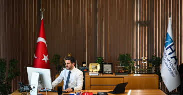 Ankara Uzay ve Havacılık İhtisas Organize Sanayi Bölgesi Müdürü Mehmet Nihat Yapıcı, AA'nın oylamasına katıldı.