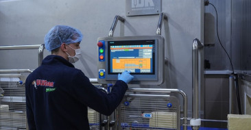 İzmir'deki süt işleme tesislerine sağlanan desteklerle hijyen ve teknoloji yatırımları artıyor.