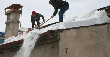 Kars’ta Kar Yağışının Ardından Soğuk Hava Etkili