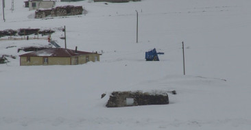 Kars'ta Mart Sonunda Kış Geri Döndü