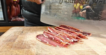 Kayseri pastırması AB Coğrafi İşaret Belgesi ile Avrupa'da tercih edilmeyi hedefliyor.