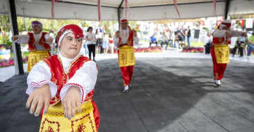Mersin’de Engelliler Haftası'nda 60 Engelliye Akülü Sandalye Desteği