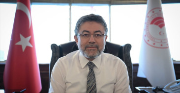 Kuraklıktan etkilenen Sapanca Gölü için eylem planı devreye alınıyor. Detaylar ve Bakan Yumaklı'nın açıklamaları için okumaya devam edin.