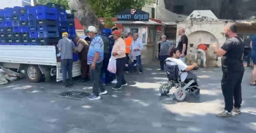 Serik'te Üretici, 4 Ton Domatesi Ücretsiz Dağıttı