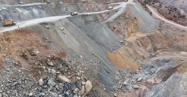 Sivas'ta Göçük Altında Kalan Şantiye Müdürü İçin Arama Çalışmaları Devam Ediyor