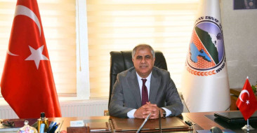 Tatvan'da bardak çay fiyatı 12,50 TL olarak güncellendi. Esnafın talebi üzerine zam kararı alındı.