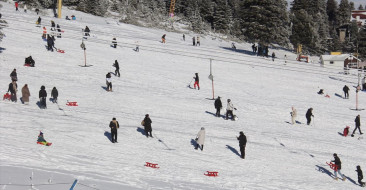 Uludağ'da Yoğun Kayak Sezonu