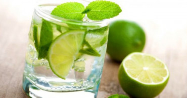 1 Ay Boyunca Limonlu Su İçince Neler Olur?