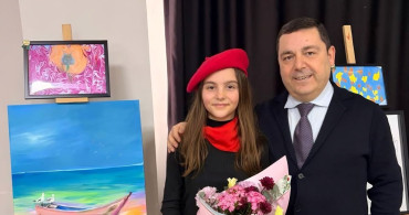 10 yaşındaki Nil'in fırçası LÖSEV'li kardeşlerine umut oldu