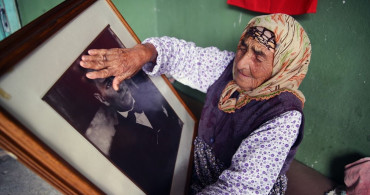 102 Yaşındaki Cennet Nine, Atatürk'ü Unutmadığı Şiirle Anıyor