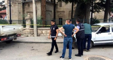 12 Yıl Önce Ağabeyini Öldüren Akrabasını Bıçakladı