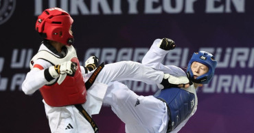 13. Uluslararası Türkiye Açık Taekwondo Turnuvası'nda Genç Kızlar Madalya Kaldırdı