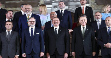 13 yıl sonra bir araya geldiler: Erdoğan, Aliyev ve Paşinyan üçlüsü Prag’ta buluştu