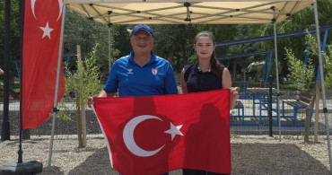 14 yaşındaki Sıla Tunç'tan Türkiye rekoru