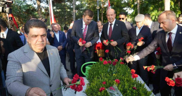 15 Temmuz kahramanı şehit Ömer Halisdemir kabri başında anıldı